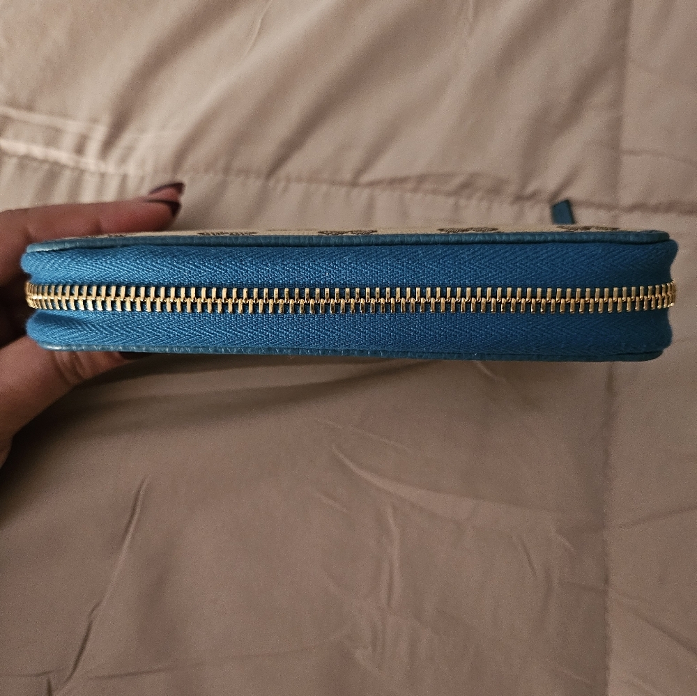 Gucci Wallet - Picture 8 of 10